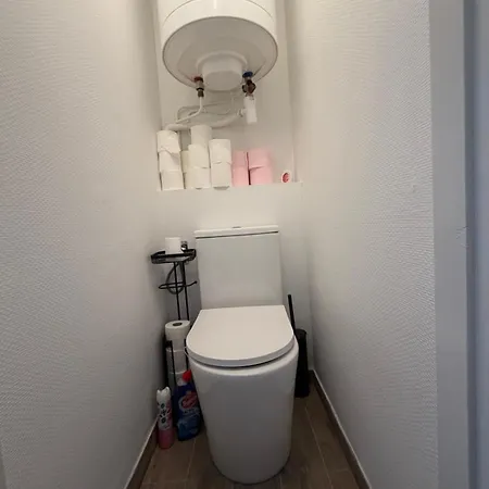 Joli T2 Proche Du Centre, En Rez-de-chaussee Pour 4 A 5 Personnes, Terrasse, Wi-fi, Parking