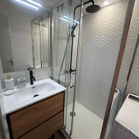 Joli T2 Proche Du Centre, En Rez-de-chaussee Pour 4 A 5 Personnes, Terrasse, Wi-fi, Parking Saint-Lary-Soulan